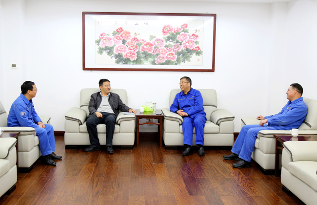  新安縣縣委常委、宣傳部部長王宜陽到萬基控股集團(tuán)調(diào)研