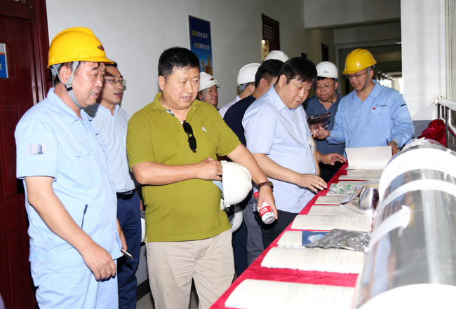 北京市昌平區(qū)經(jīng)信局副局長(zhǎng)徐連江、王加祥一行到萬基鋁加工參觀考察