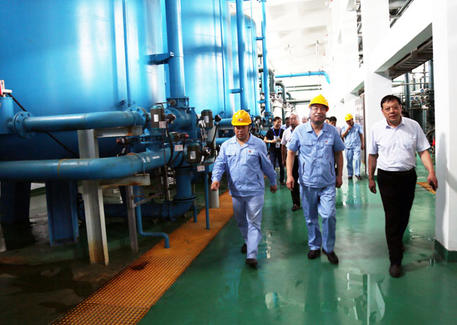 新安縣人大常委會(huì)副主任王保敏、副縣長(zhǎng)趙偉寧到萬基控股集團(tuán)調(diào)研