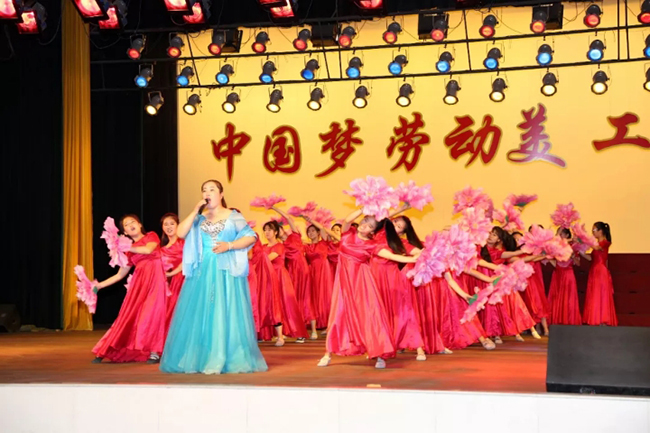 “中國夢·勞動(dòng)美·工會(huì)情”新安工會(huì)百場演出下基層活動(dòng)首場在萬基控股集團(tuán)成功舉辦
